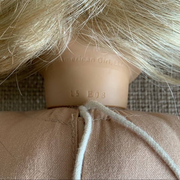 AMERICAN GIRL Doll GOTY 2010 Lanie in Meet Outfit - Picture 7 of 15